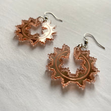 Load image into Gallery viewer, Mirror step design earrings
