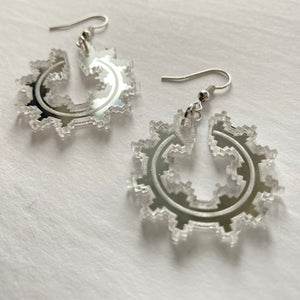 Mirror step design earrings